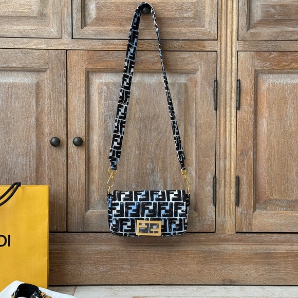 Fendi Joshua Vides Convertible Baguette 8BR784 - Picture 11 of 16